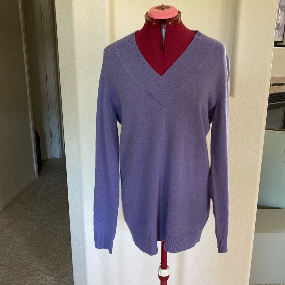 100% Cashmere by Charter Club purple vneck sweater